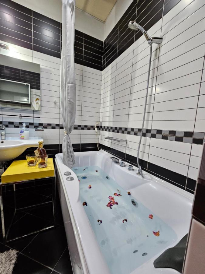Center Apartment Easy_Luxury Tiranë Luaran gambar