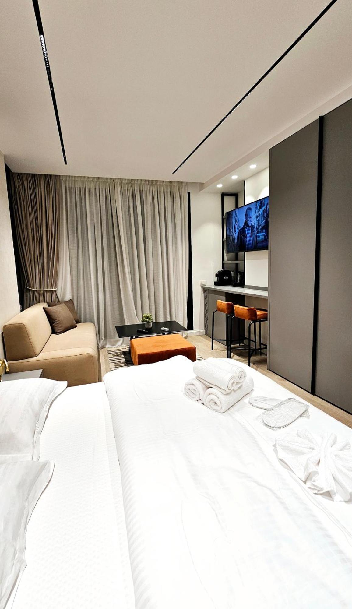 Center Apartment Easy_Luxury Tiranë Luaran gambar
